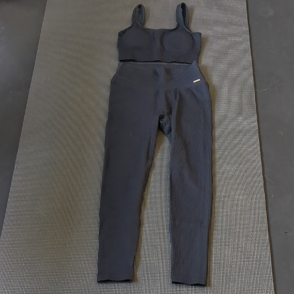 Lilias Active wear black ribbed set size S